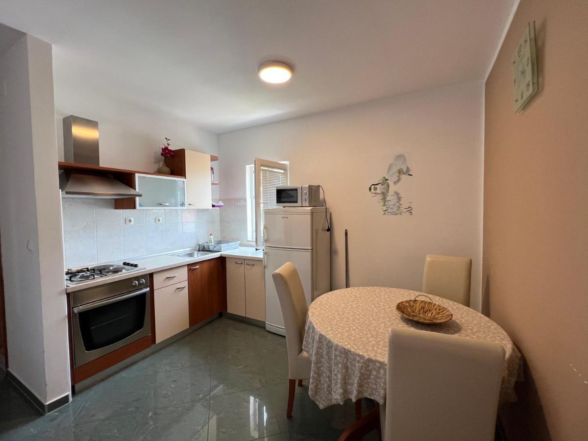 Apartments Ana 스타리 그라드 외부 사진