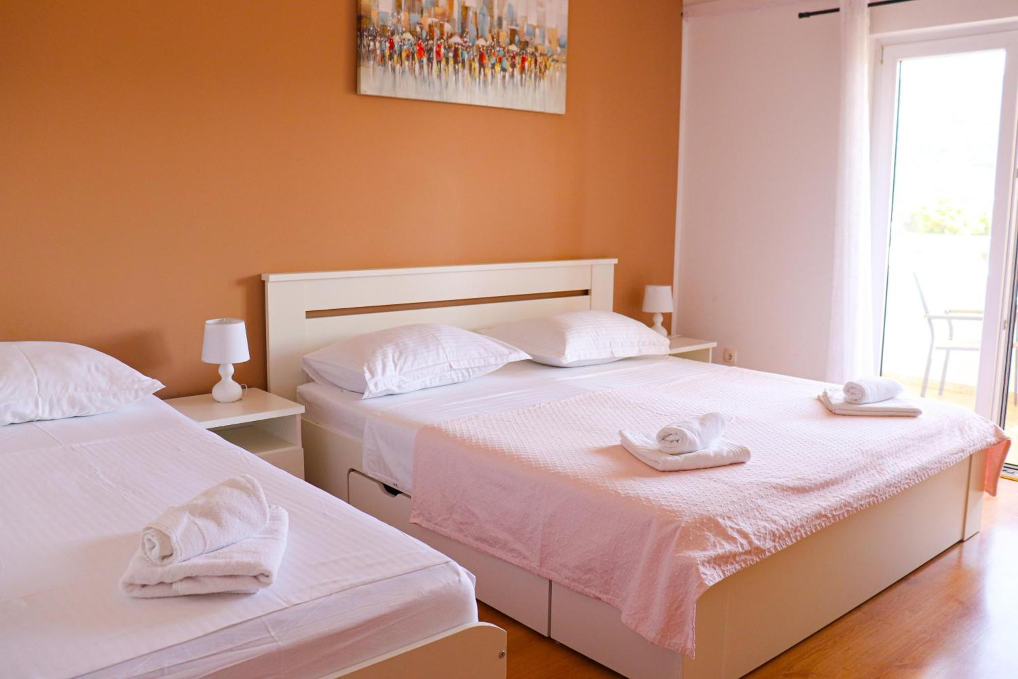 Apartments Ana 스타리 그라드 외부 사진