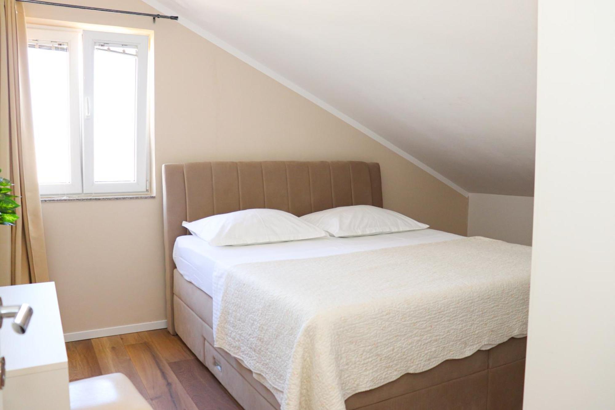 Apartments Ana 스타리 그라드 외부 사진